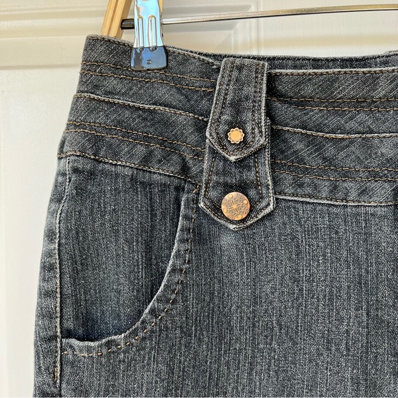 •One One Three• Cropped Length Jeans - Size 8 - Picture 3 of 9
